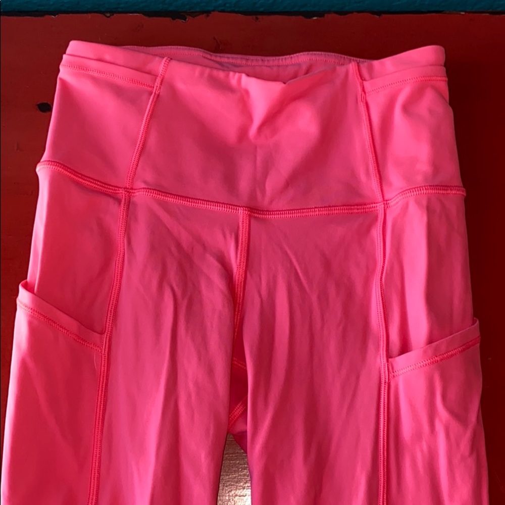 lululemon Fast and Free Crop || Fuchsia Pink EUC 2